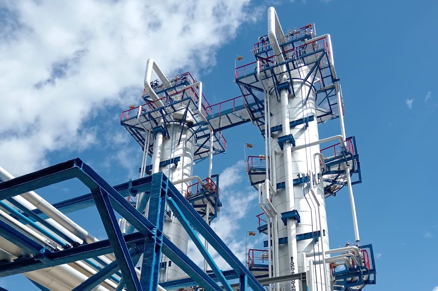 KMG International Group installs state-of-the-art reactors at the Petromidia refinery in Romania