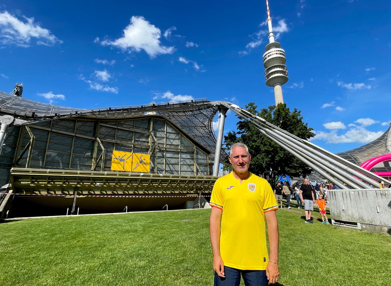 Romanian man runs distance from Romania to Germany for Euro 2024