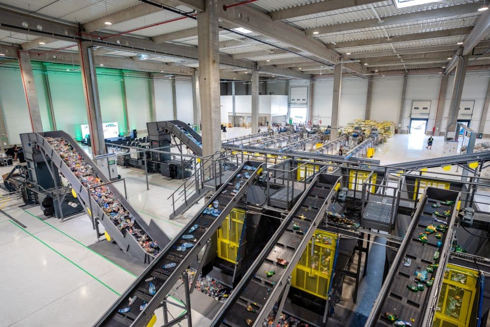 RetuRO opens the 6th regional centre in Romania for counting and sorting of DRS packaging and creates 120 new green jobs