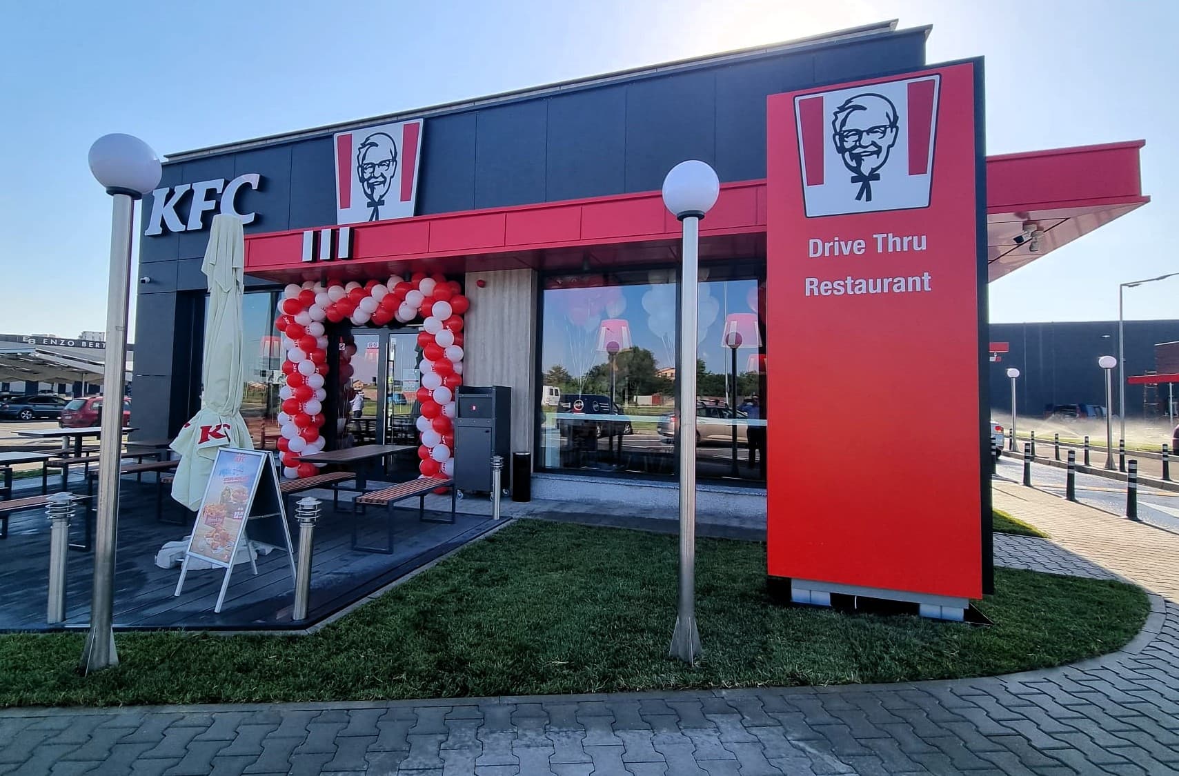 Sphera Franchise Group invests EUR 1 million in the first KFC Drive Thru unit in Craiova
