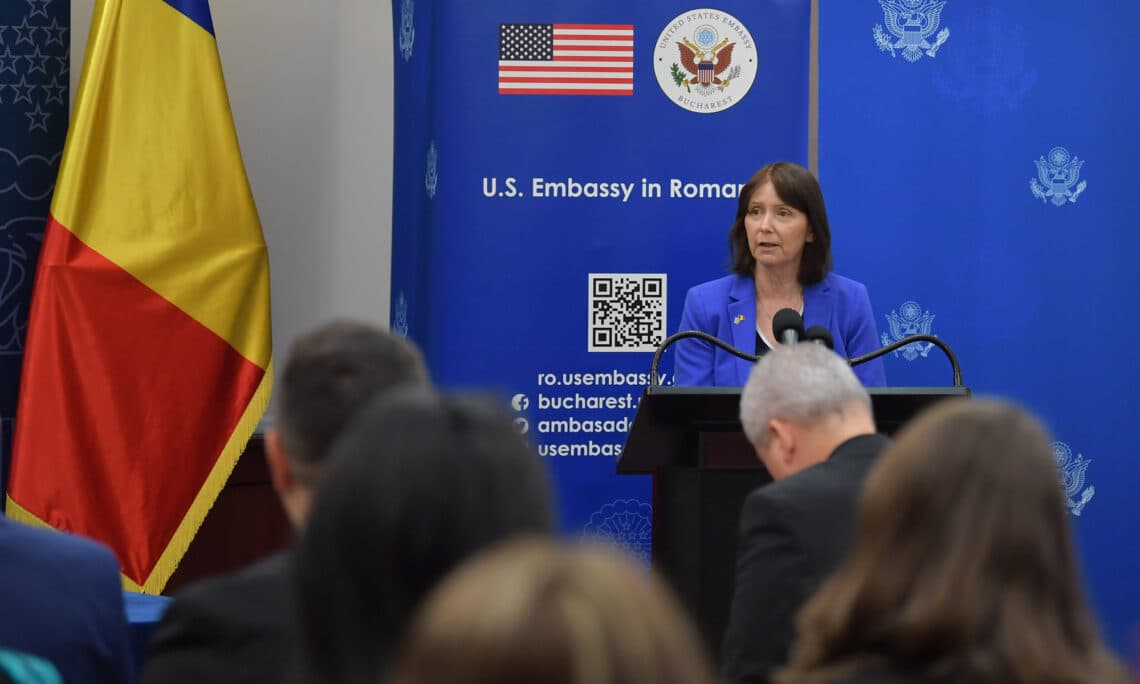 US ambassador Kathleen Kavalec awarded Romania's highest honor
