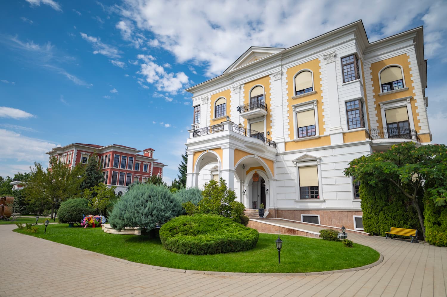 Discover the Comprehensive Benefits of the British Curriculum and How It Is Applied at a Leading School in Romania