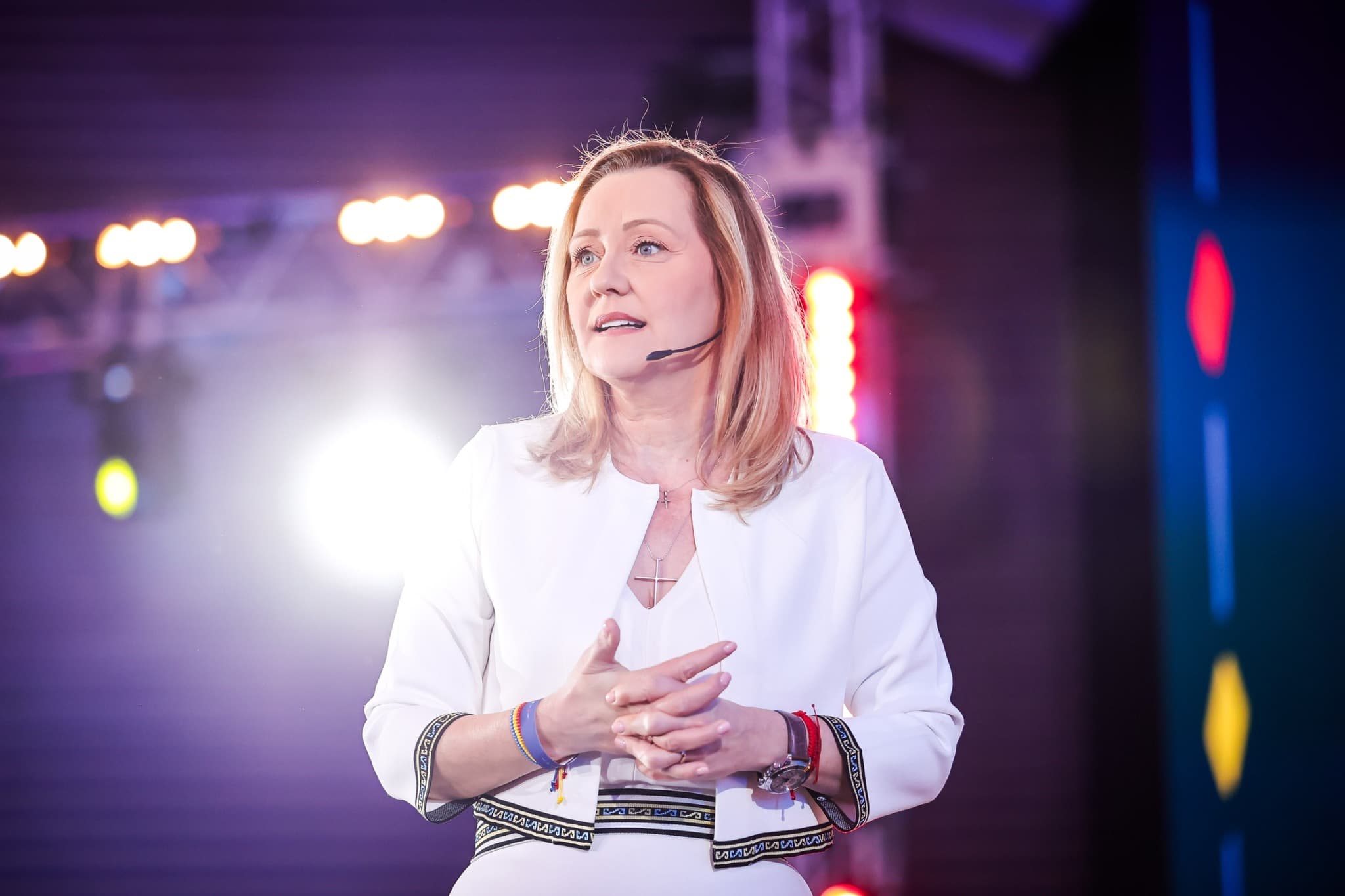 Who is Elena Lasconi, the journalist turned mayor who beat PM Ciolacu for a place in the final round of Romania’s presidential elections?