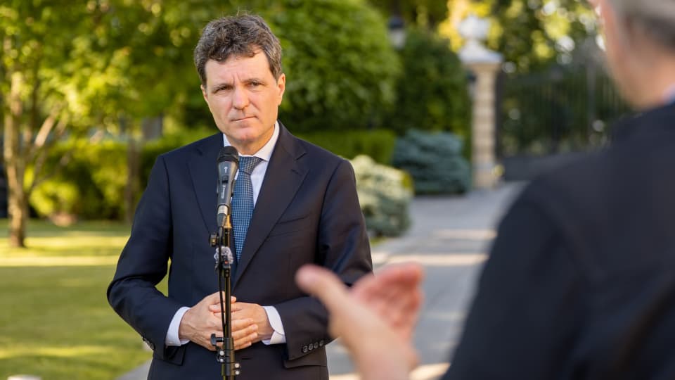 Romania’s president optimistic about new consultations for forming a government