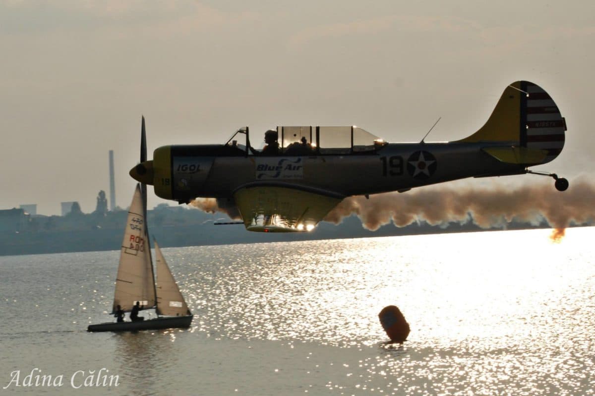 Air and water show on Bucharest lake this weekend