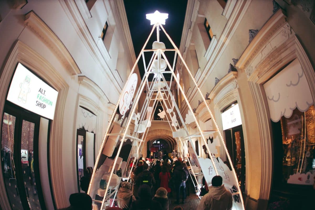 Romanian designs, concerts at Christmas fair in Bucharest