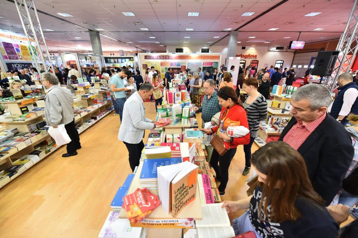 Romanian authors make bestsellers at Bucharest book fair Bookfest