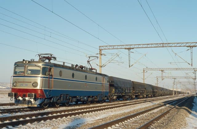 Shorter travel times for train rides between Bucharest and Cluj-Napoca and Suceava