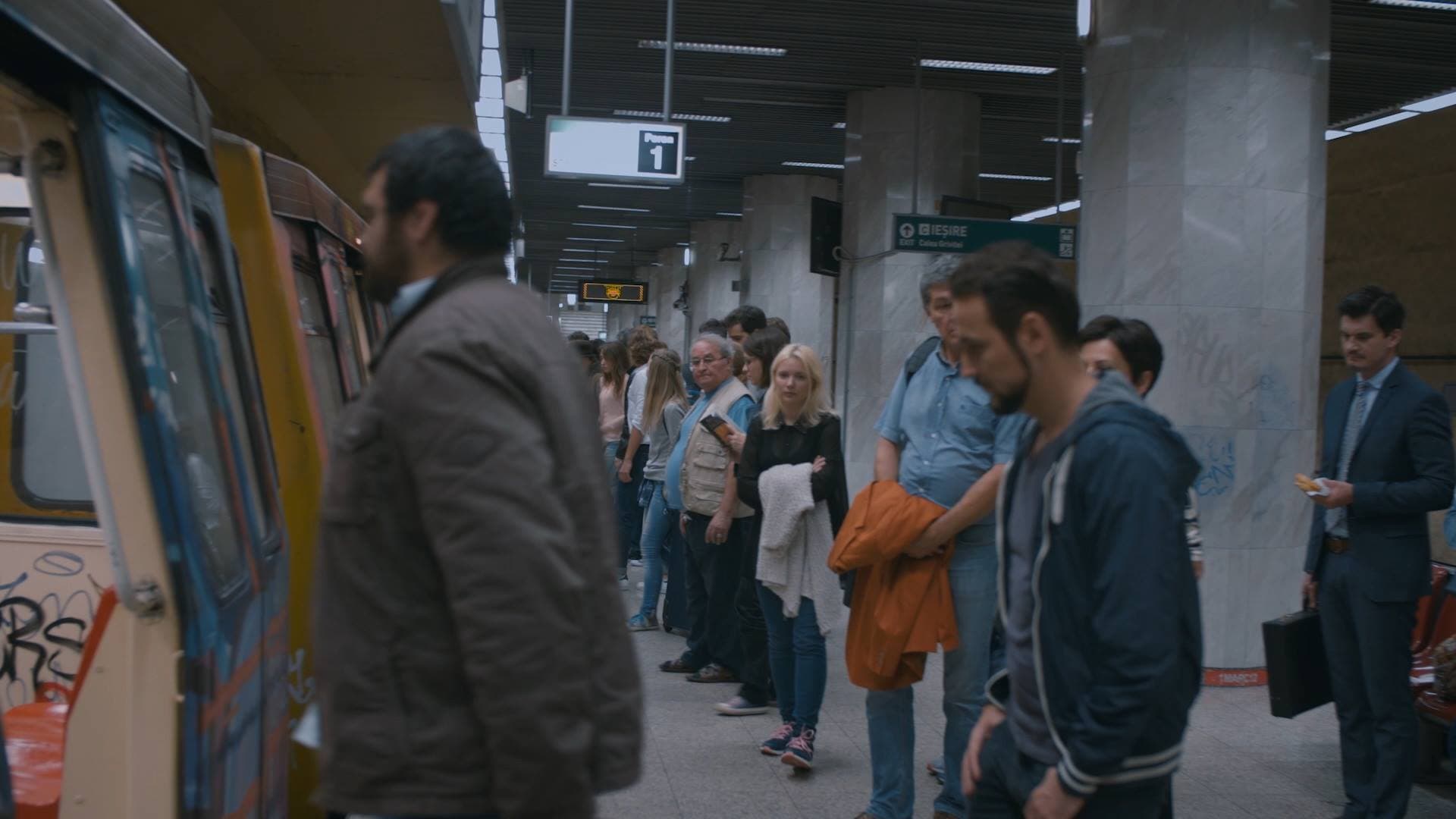 Romanian film review – In Cinemas Now: Coborâm la prima & Pup-o, mă!