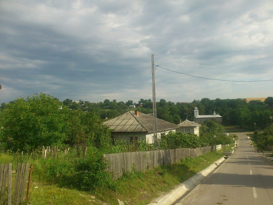 Romanian commune fights population drop with too-good-to-refuse offer