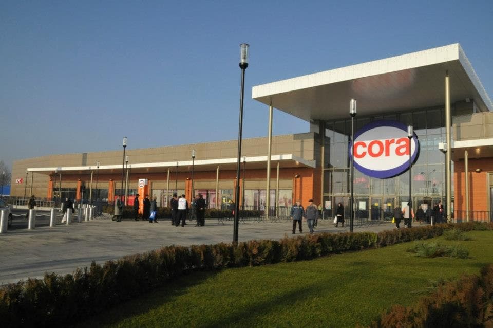 Cora expands online shopping service in central Romania