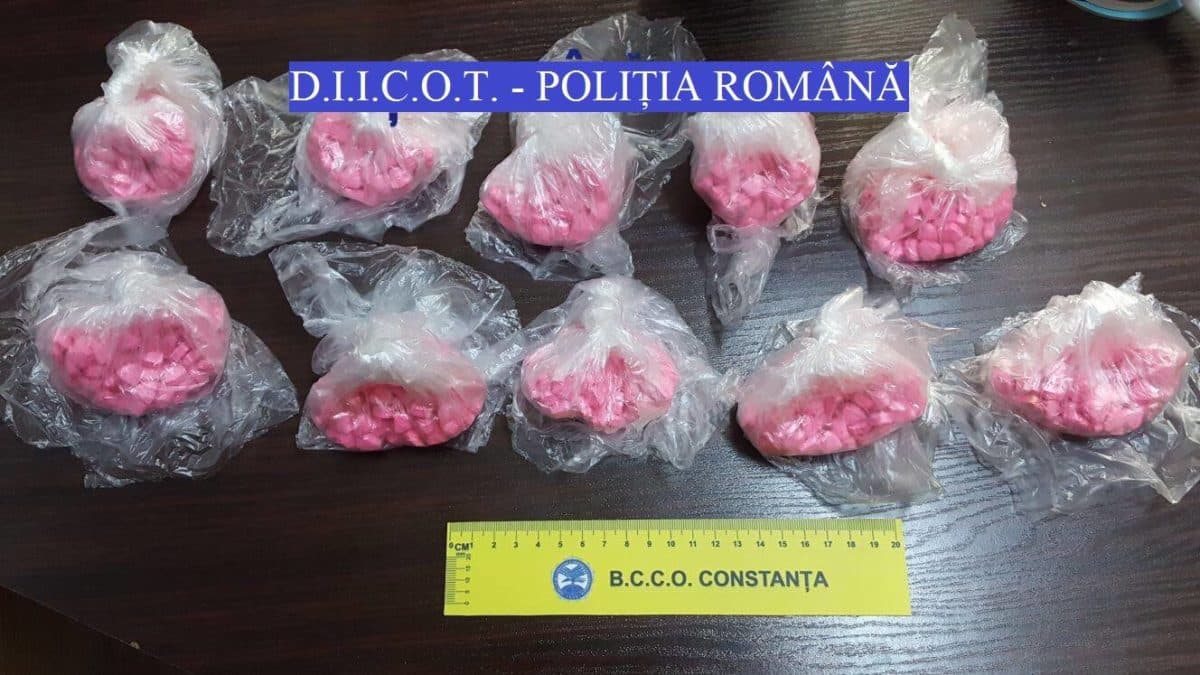 Prosecutors detain three people for selling ecstasy in Romanian seaside clubs