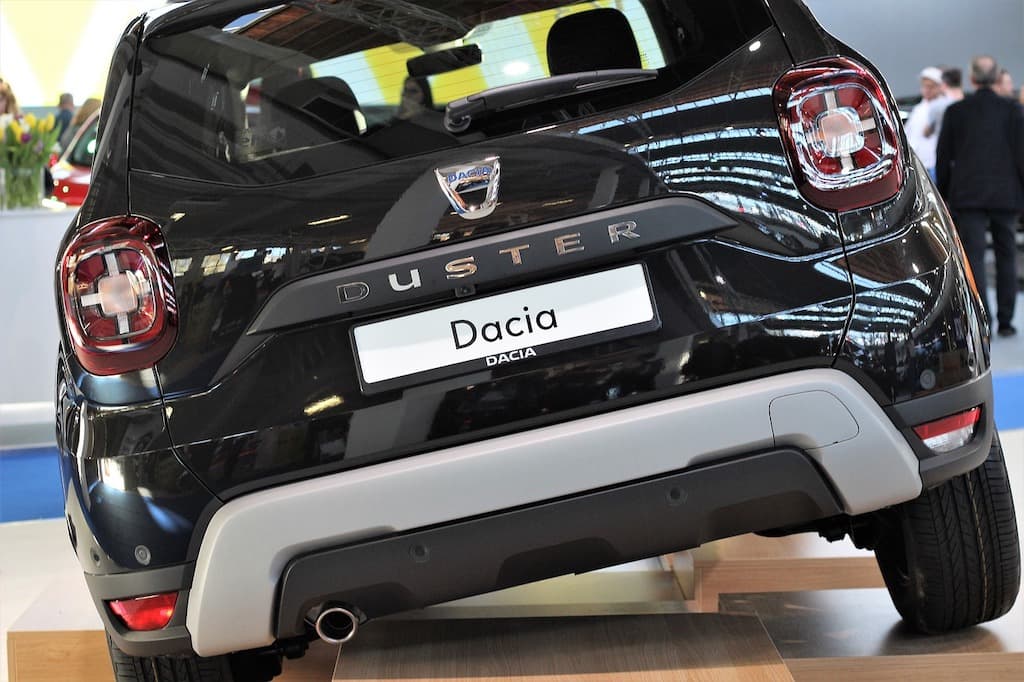 Wages at Dacia car plant in Romania up EUR 100 this year
