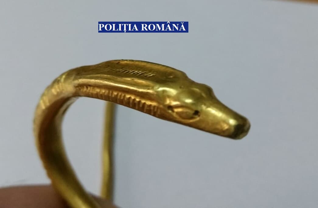 Major historical discovery: Authentic Dacian gold bracelet found in Romania