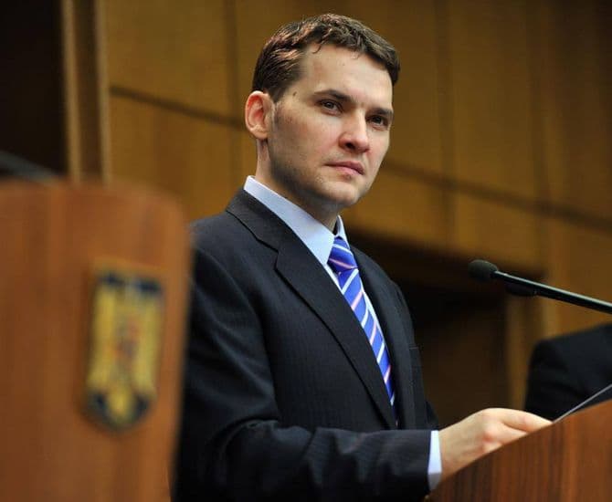 Former Romanian senator gets three-year prison sentence for influence peddling