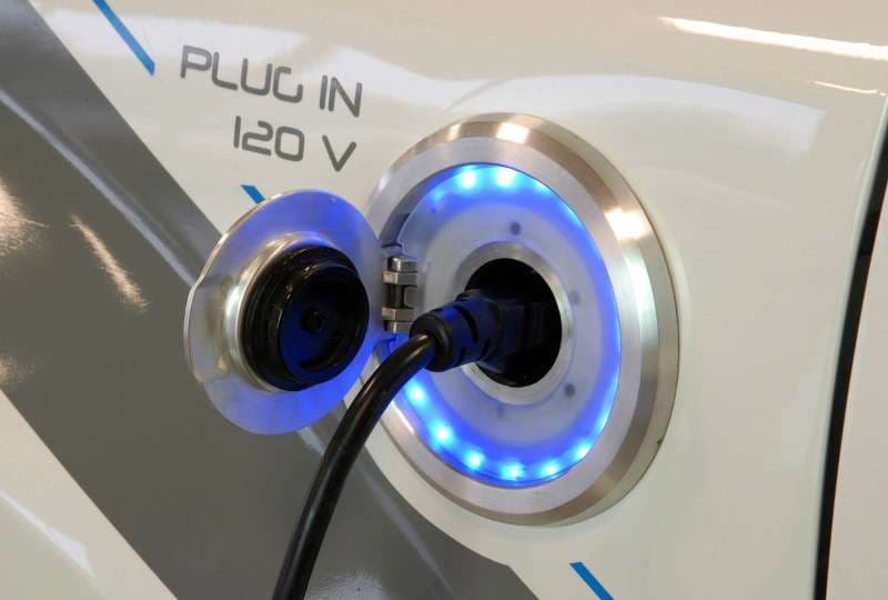 Bucharest City Hall plans to add electric buses to public transport fleet