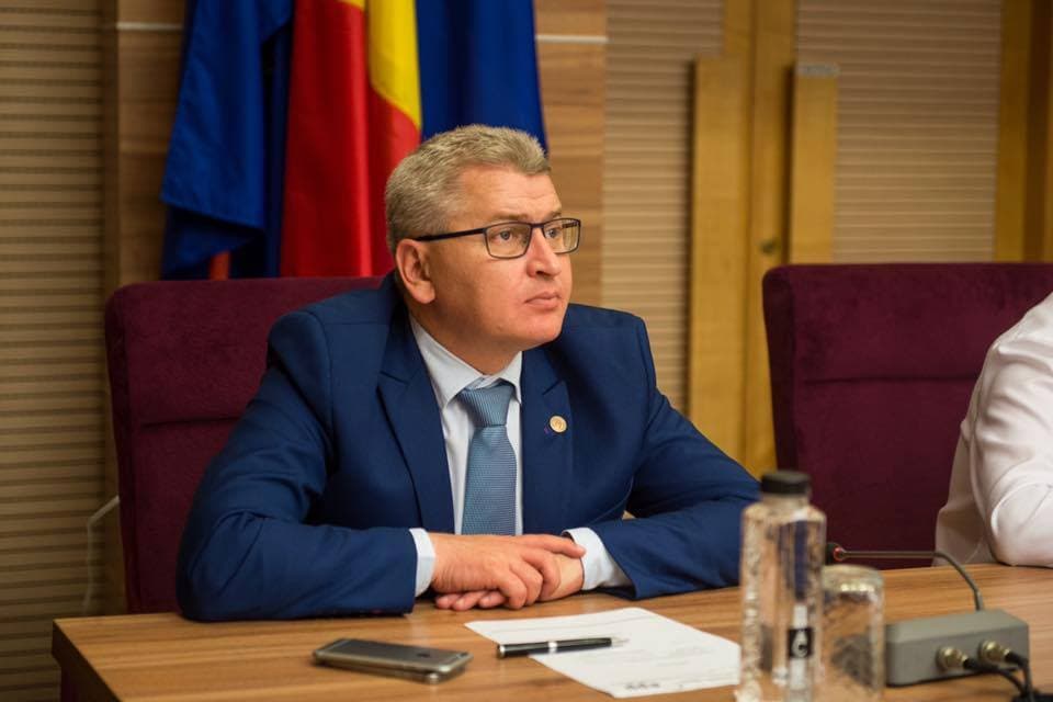 Romanian MP abandons hunger strike after three hours