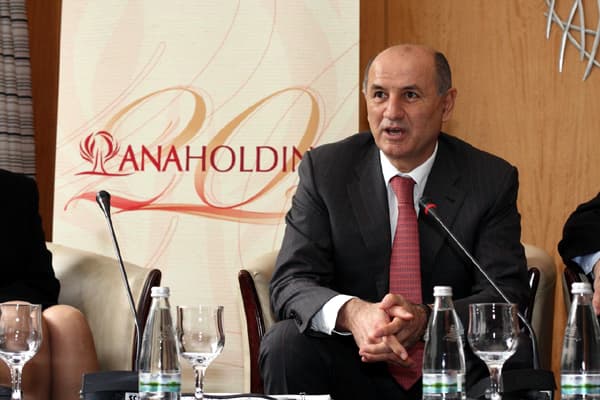 Romanian investor heard by prosecutors in prison literature case
