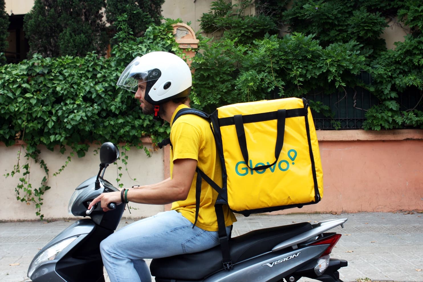 Spanish Glovo brings fast on-demand delivery app to Bucharest