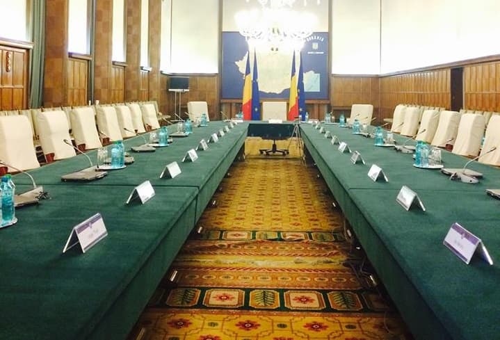 Romanian government reorganizes ministries, structures