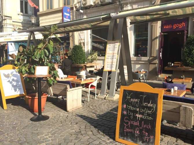 Dutch owners, in talks to sell one of the most popular places in Bucharest’s Old Town