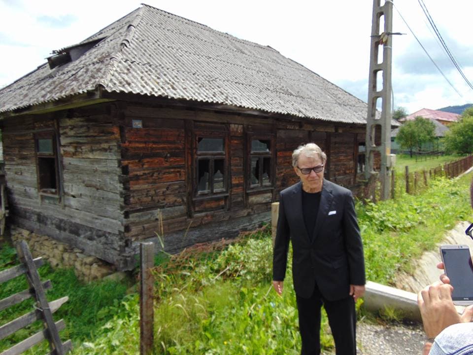 Harvey Keitel, Liam McIntyre film romantic drama in Romania