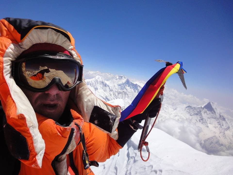 Romanian alpinist wants to climb the Everest without additional oxygen or Sherpas