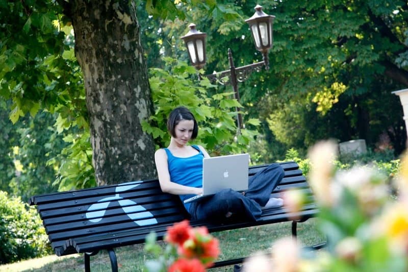What are the Bucharest parks with free Wi-Fi internet connections?