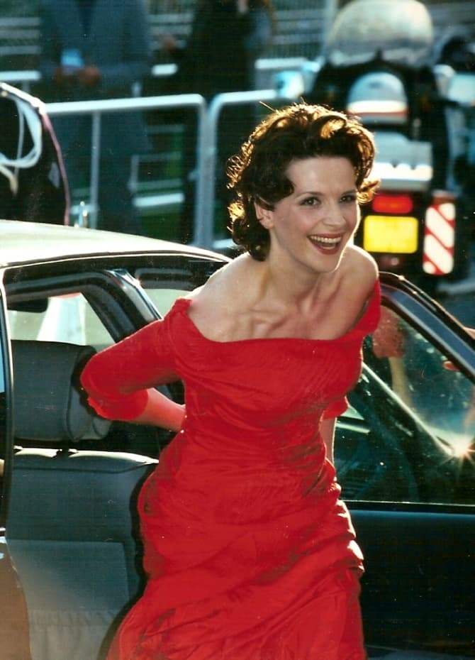 French actress Juliette Binoche comes at theater festival in Romania