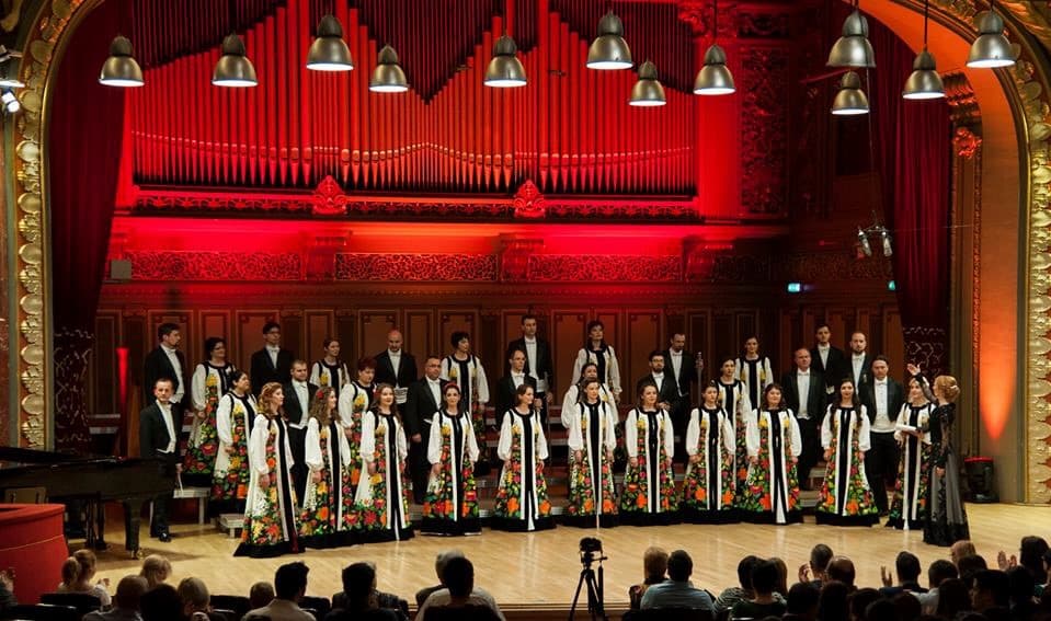 Leading Romanian choir starts Christmas tour