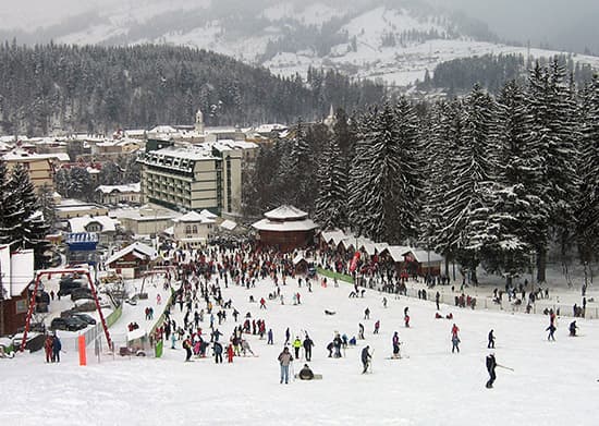 Romanians spend some EUR 40 million on their New Year’s Eve holidays