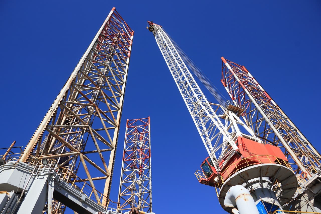 Hungary lobbies ExxonMobil to start offshore gas extraction in Romania