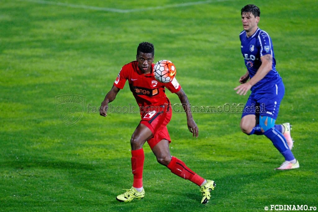 Cameroonian footballer collapses during Romanian league match, dies in hospital
