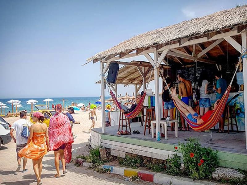 Romanian seaside hostel dismantled as land owner and protest-supporter investor enter litigation