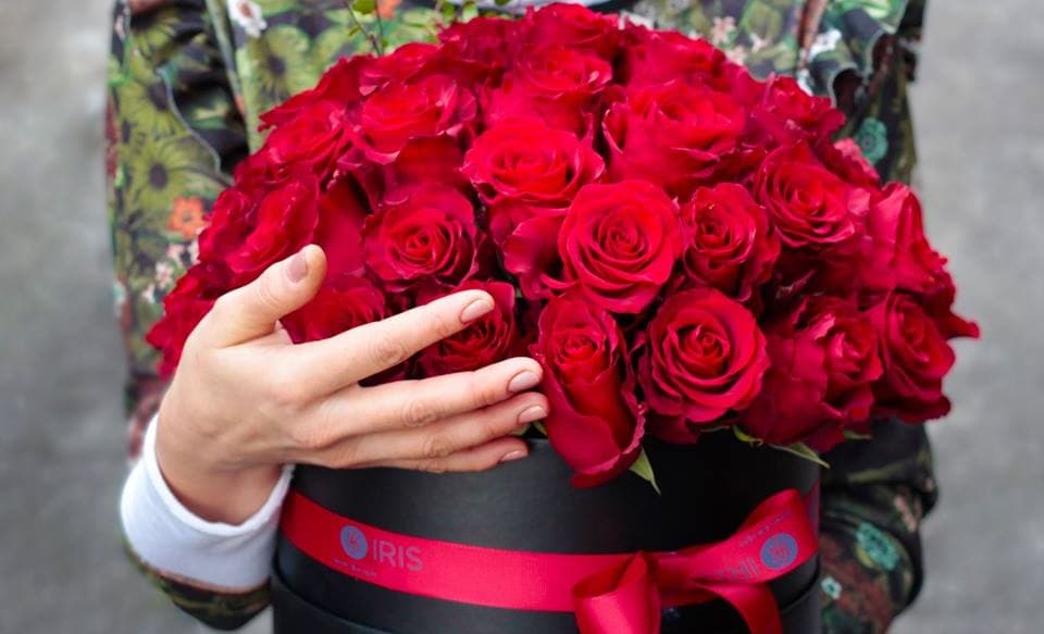 Flowers just a click away: Online flower shops in Romania for all the romantic men out there