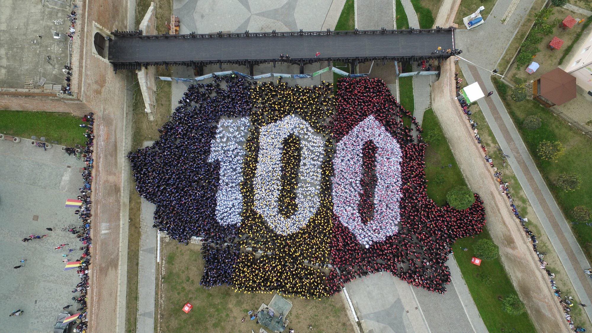 Romanians set world record for largest human image of a country
