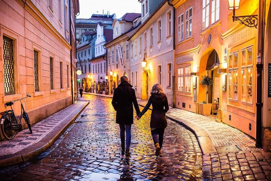 Tour operator: Facebook influences the Romanians’ holiday choices