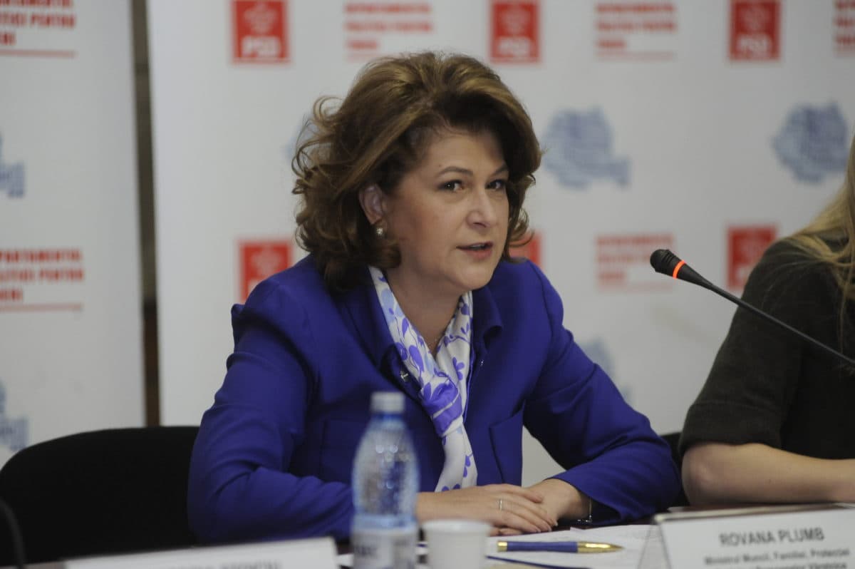 Romania's EU funds minister named interim education minister