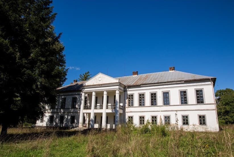 British real estate investment firm buys castle in Western Romania