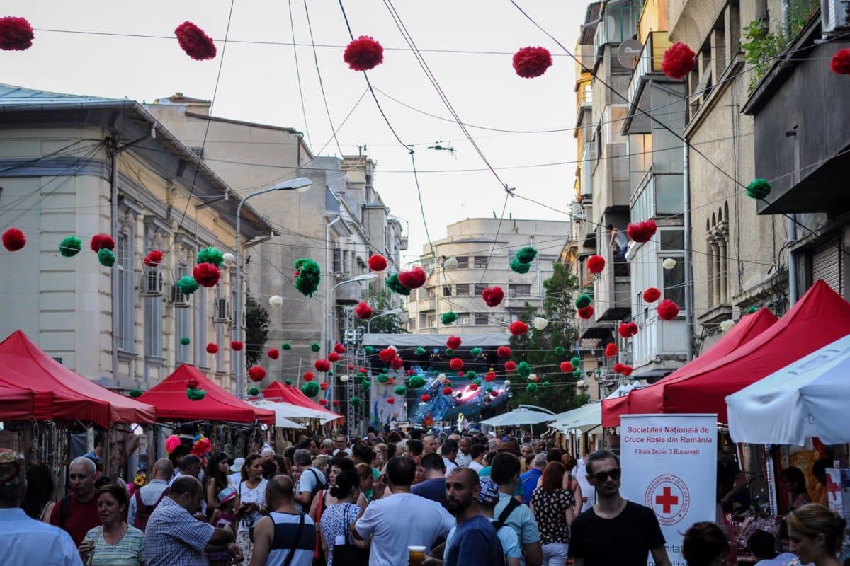 Downtown Bucharest street hosts Armenian community event
