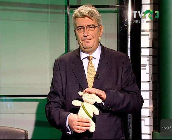 Israeli embassy and Romania's foreign minister condemn state-owned TVR 3 after antisemitic carol aired during relaunch show