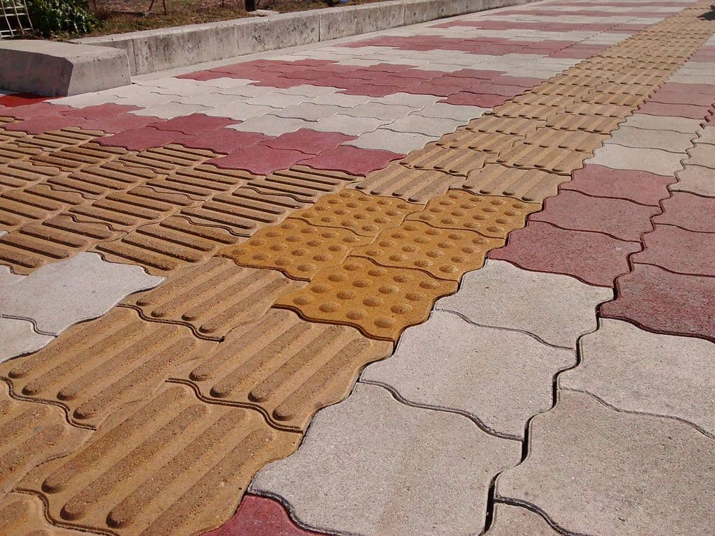Bucharest metro stations to be equipped with tactile paving