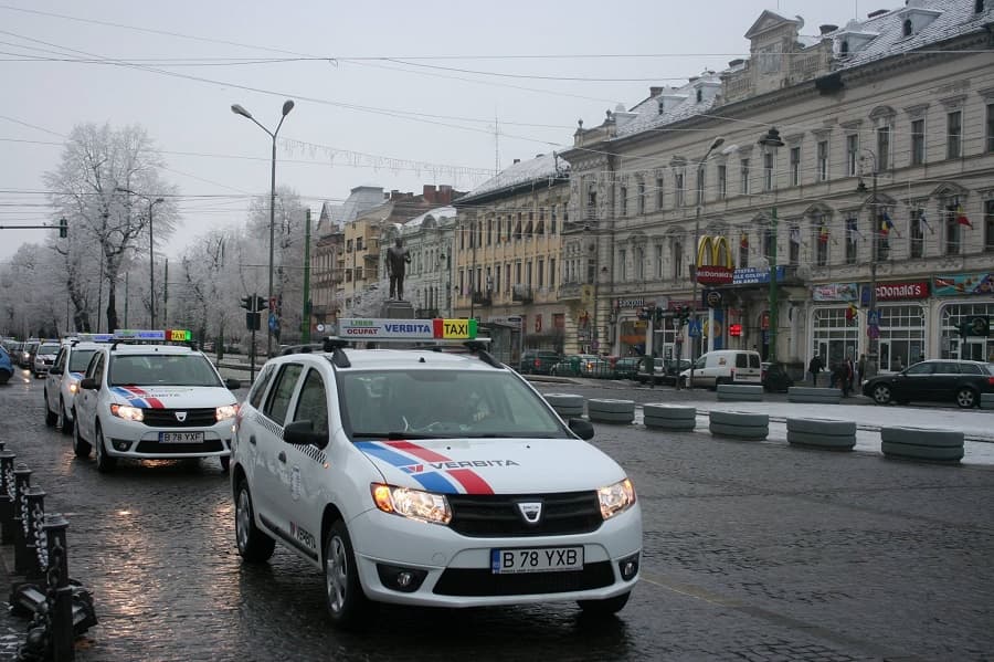 Arad cab company introduces first electric taxis in Romania