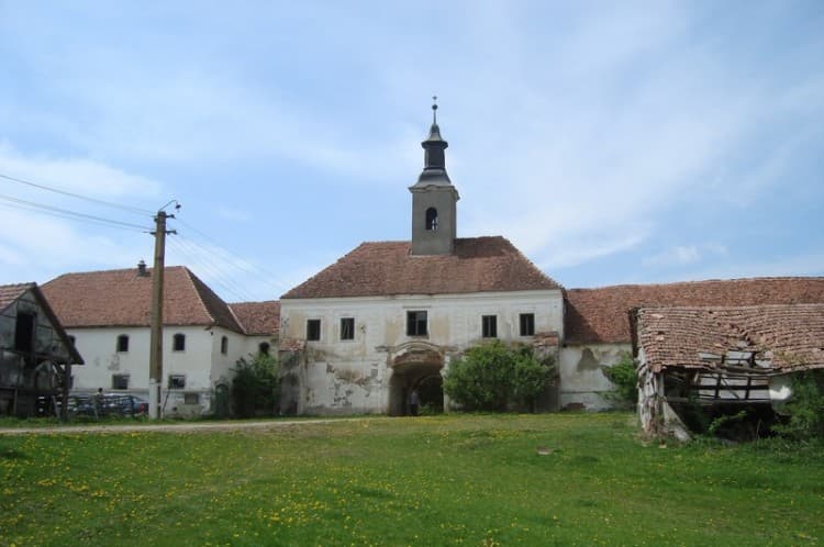 Centuries-old castle in northern Romania restored with EU funds