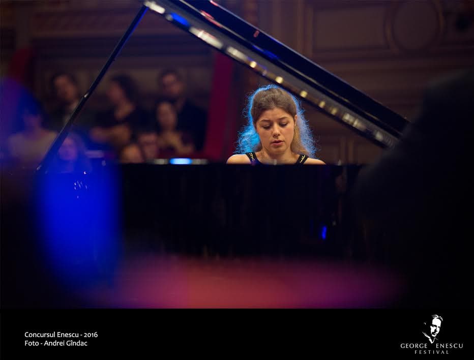 Young Bulgarian wins piano final at Romania’s George Enescu Competition