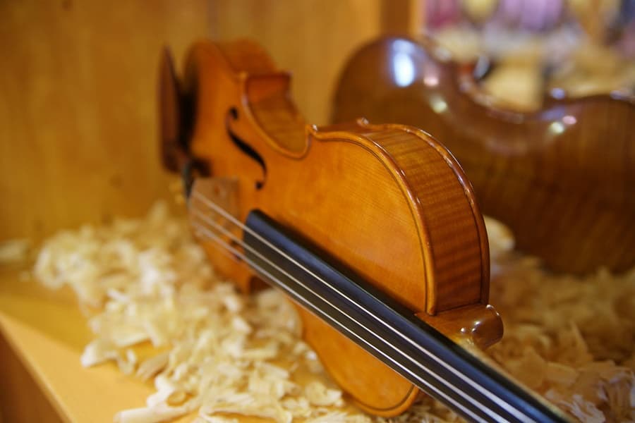 Update: Fire destroys 4,000 violins at musical instruments factory in Romania
