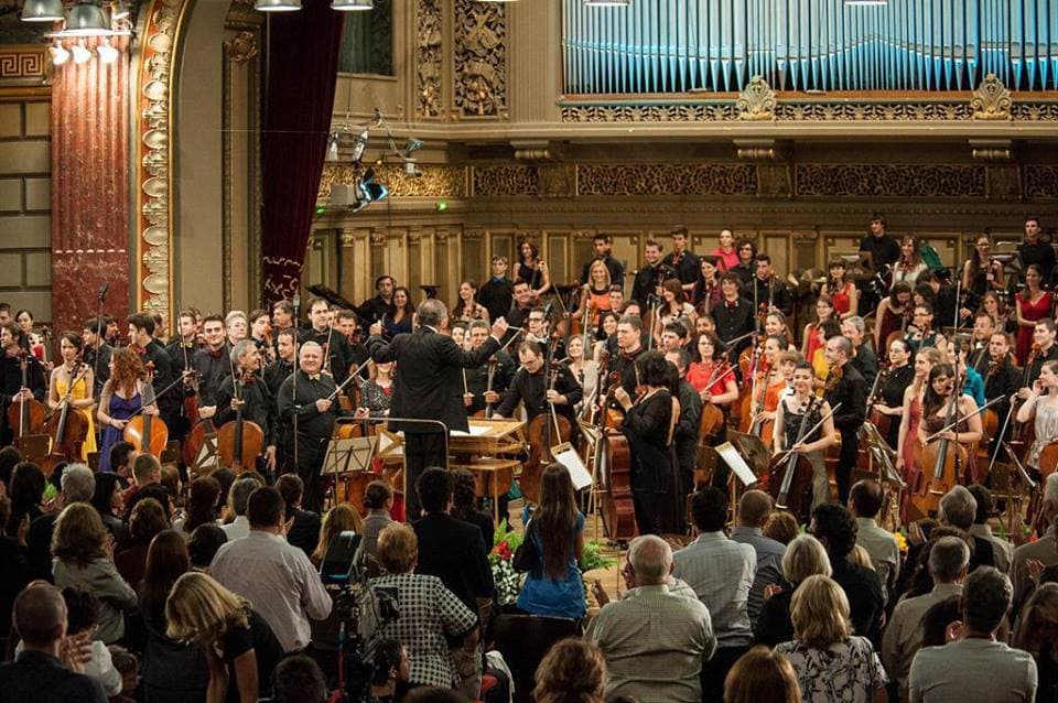 100 cellists celebrate Romania’s 1918 Union at Bucharest Athenaeum