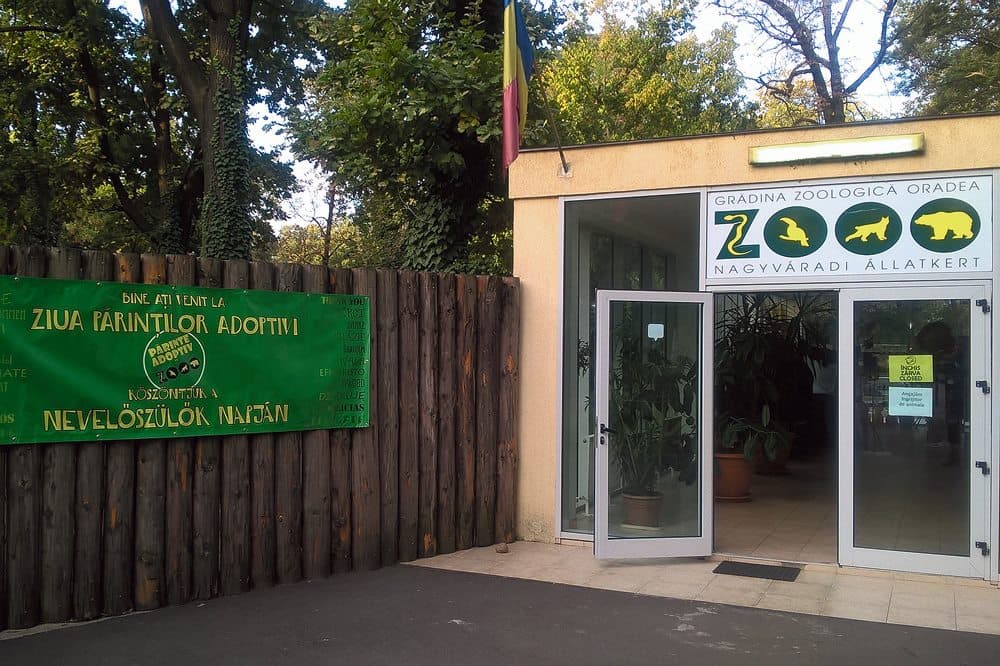 Visitors locked inside Romanian zoo by mistake