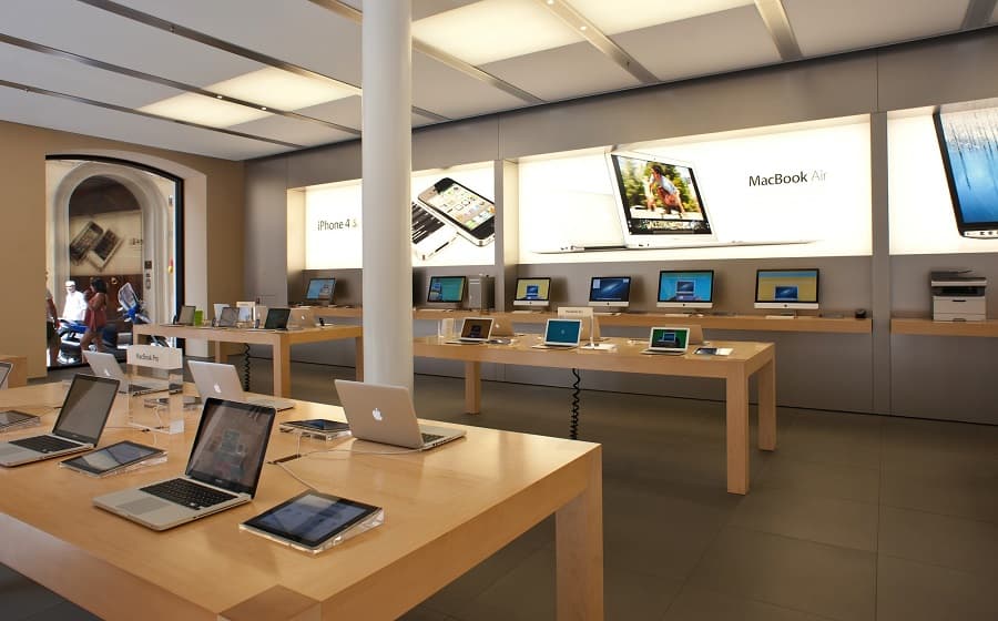 Local electro-IT retailer opens biggest Apple Shop in Romania