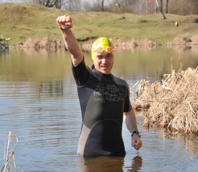 Romanian librarian makes new attempt to swim the English Channel, this time for Brancusi sculpture